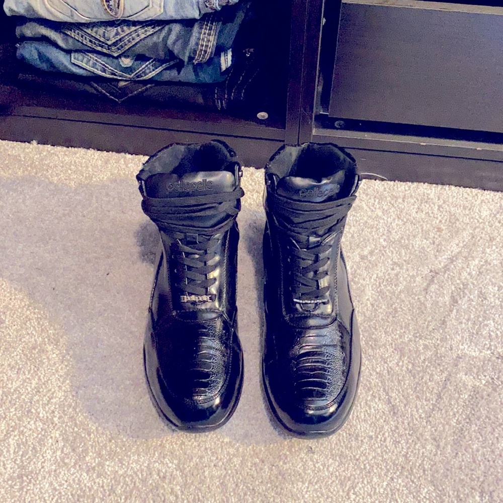 Size 12, black, PELLE PELLE, mid boot.